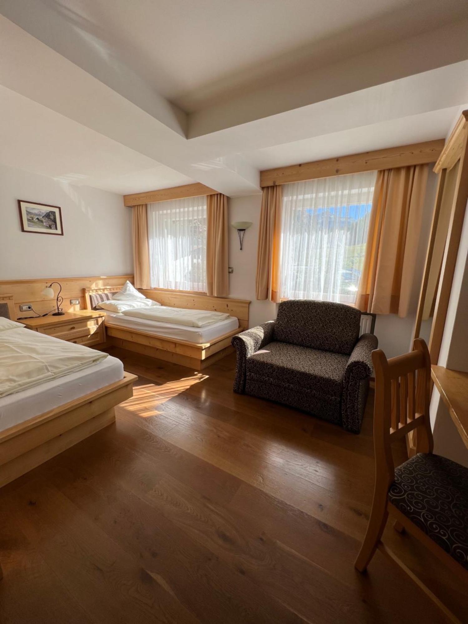 Garni Villa Erna Сельва-ді-Валь-Гардена Номер фото